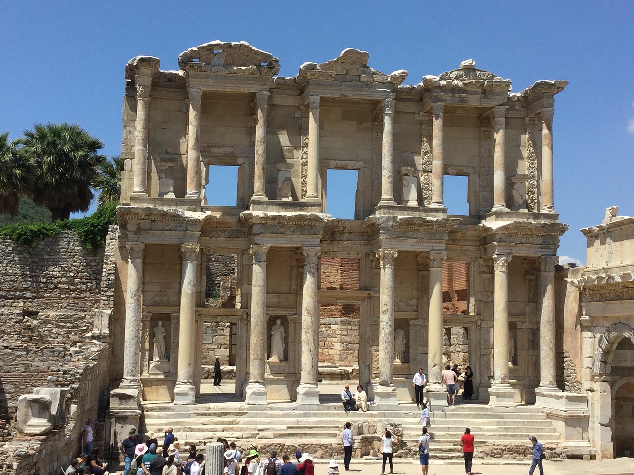 How to Get From Izmir Adnan Menderes Airport to Ephesus in 2024