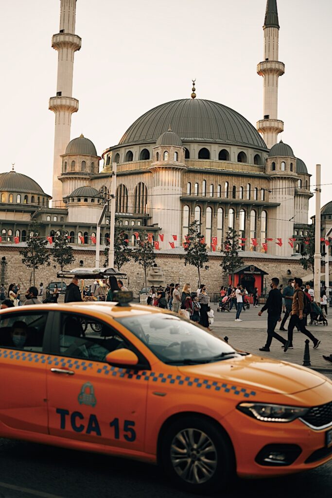 Do Taxis get credit cards in Istanbul?